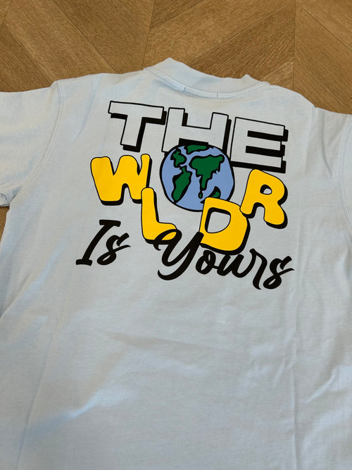 t-shirt the world azzurra