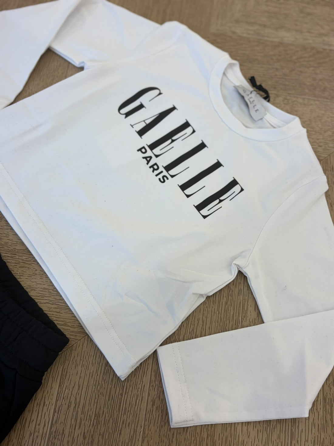 t-shirt white