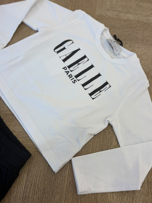 t-shirt white