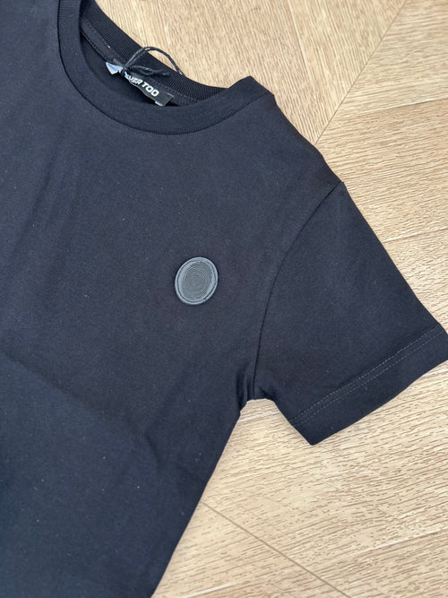 t shirt nera