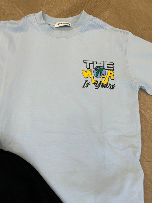 t-shirt the world azzurra