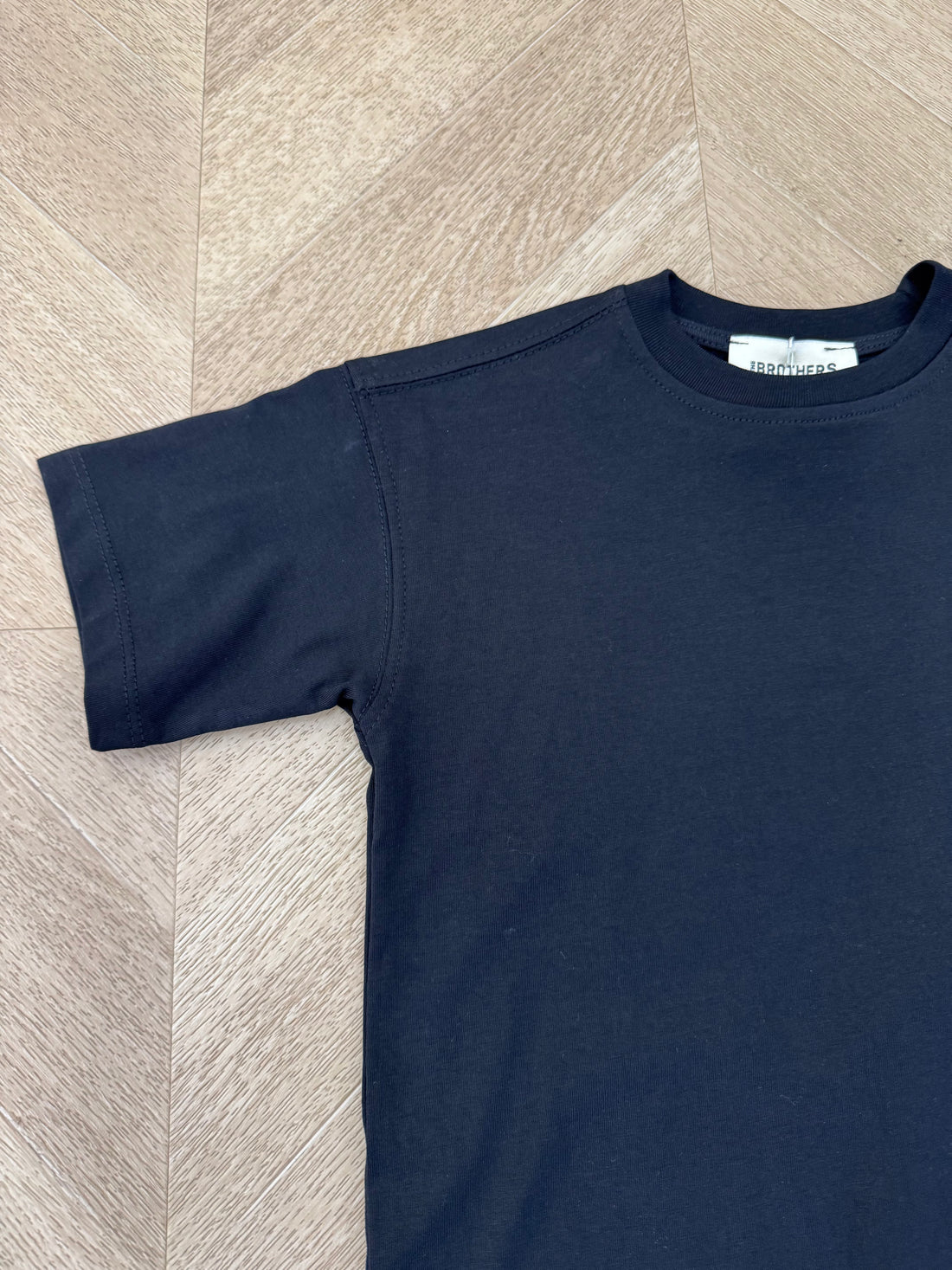 t-shirt lay nera