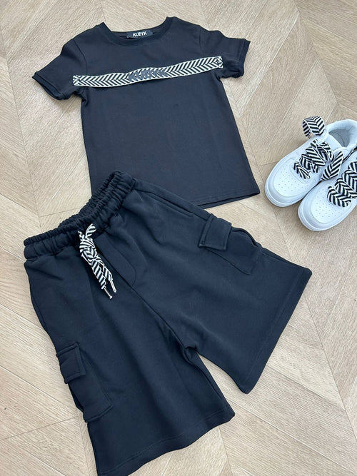 t-shirt black