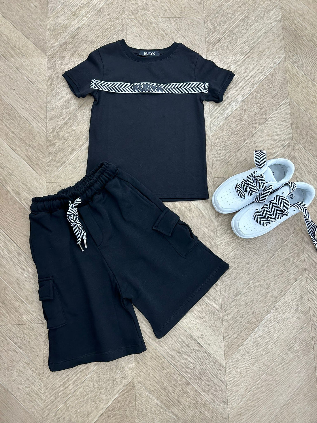 t-shirt black