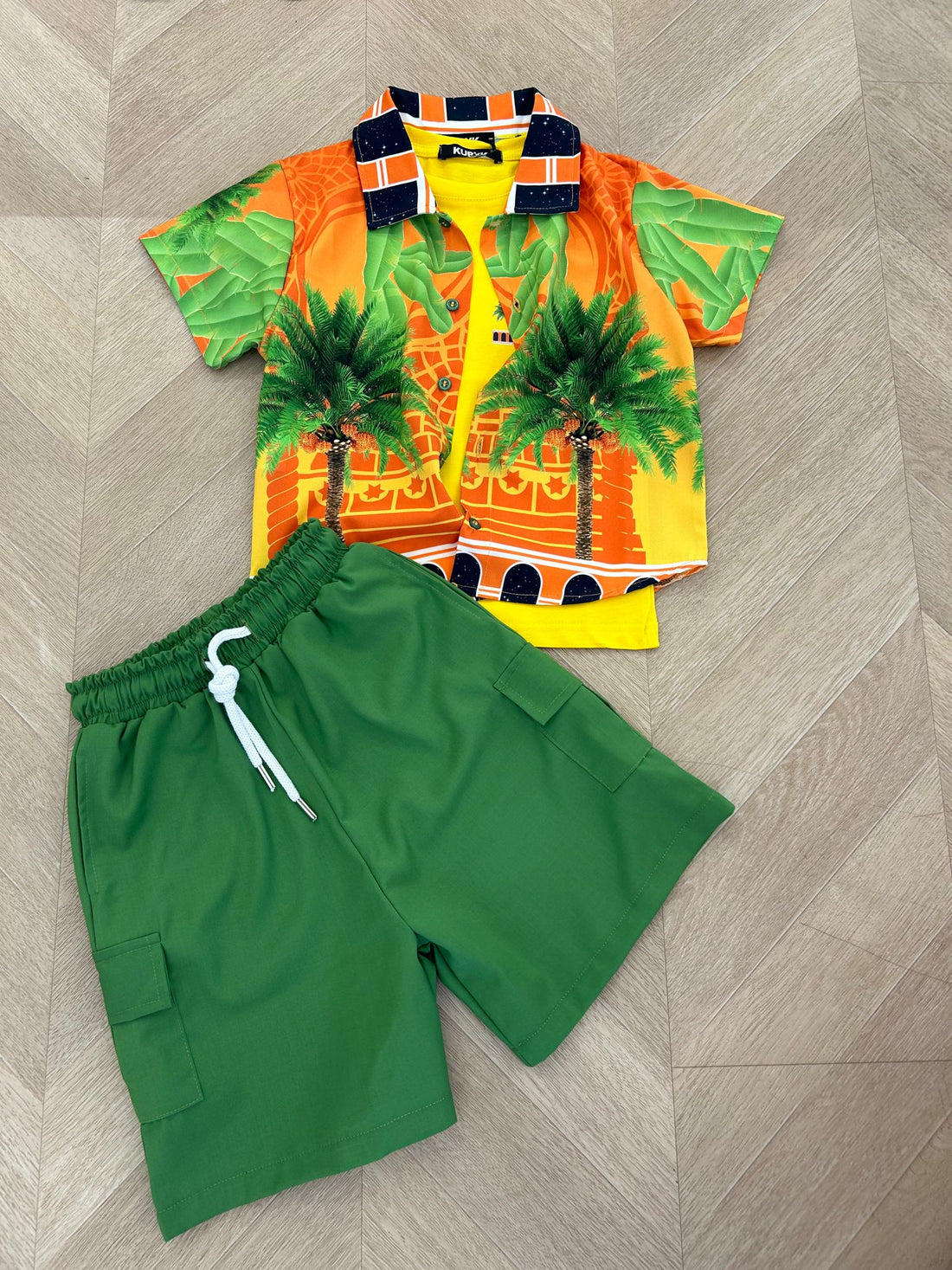 t-shirt palme gialla