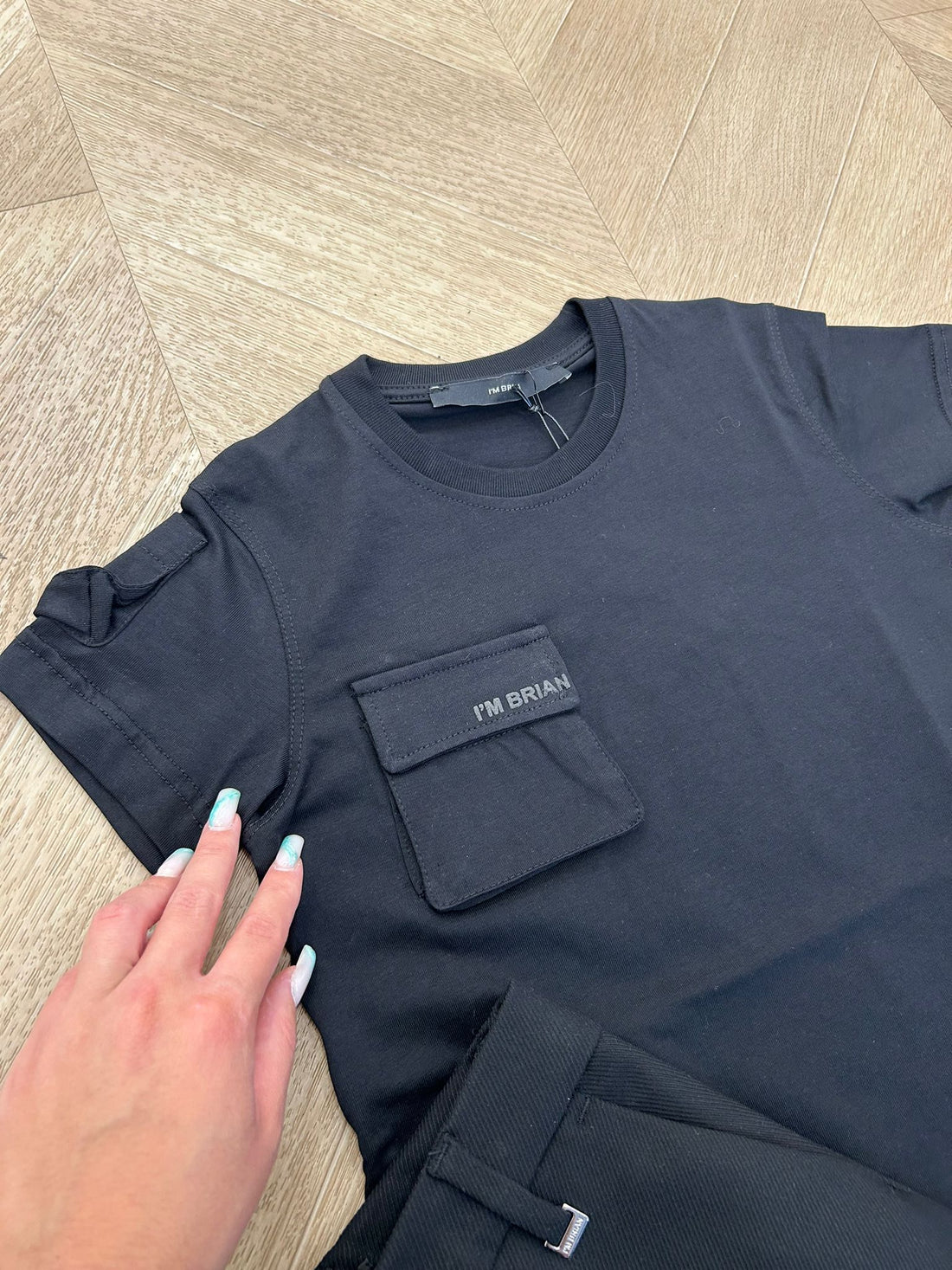 t-shirt tasca nera