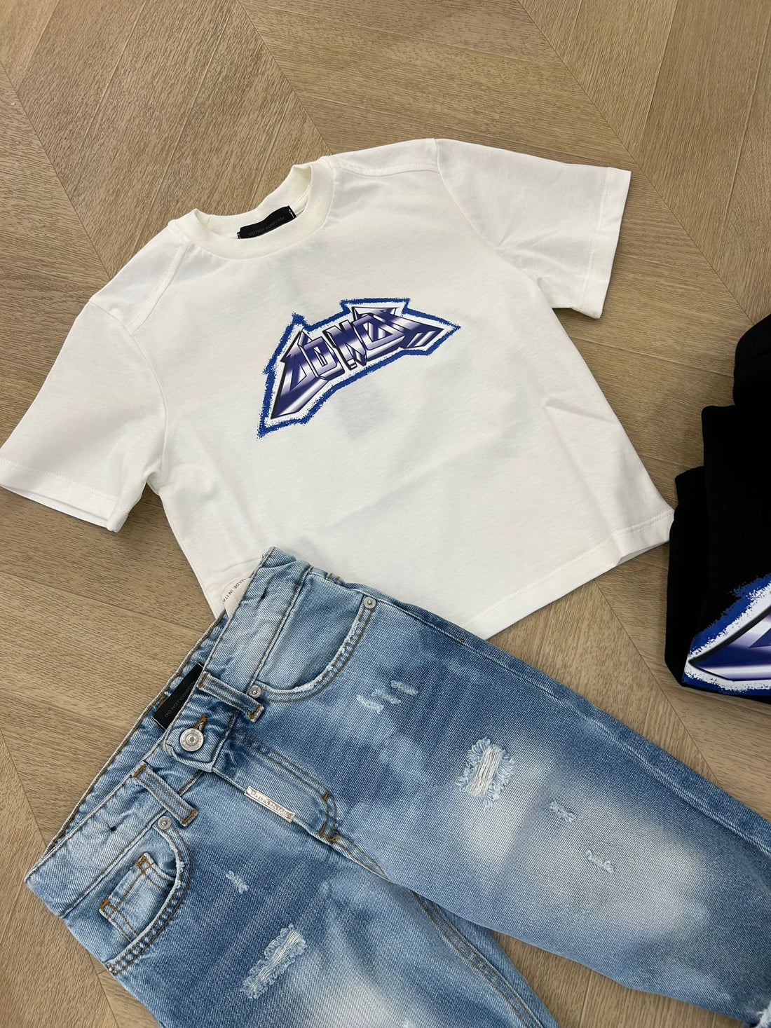 t-shirt leo