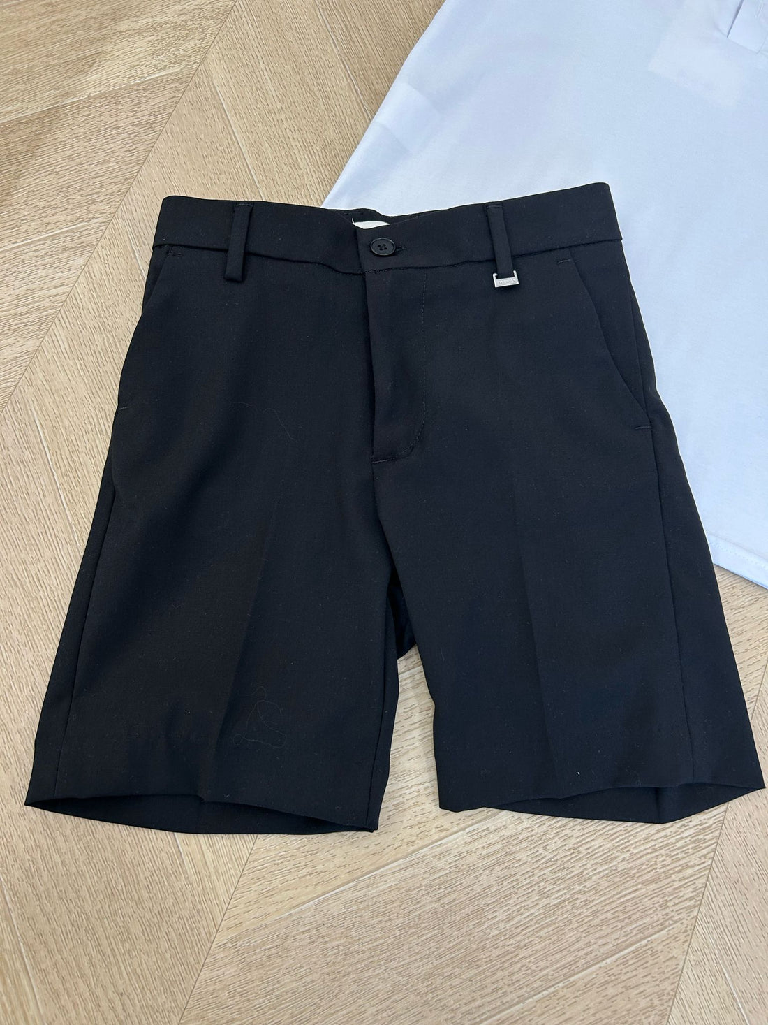 bermuda ethan nero