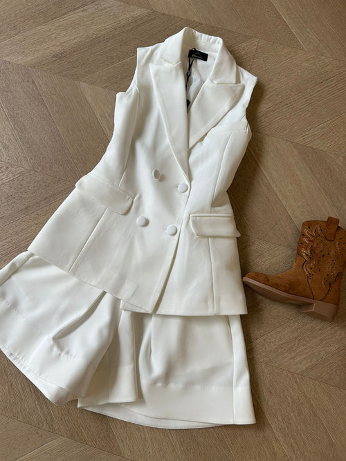 Tailleur bianco con strass