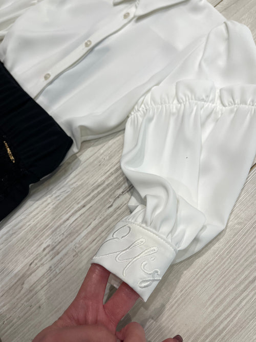 camicia con polsini ricamati