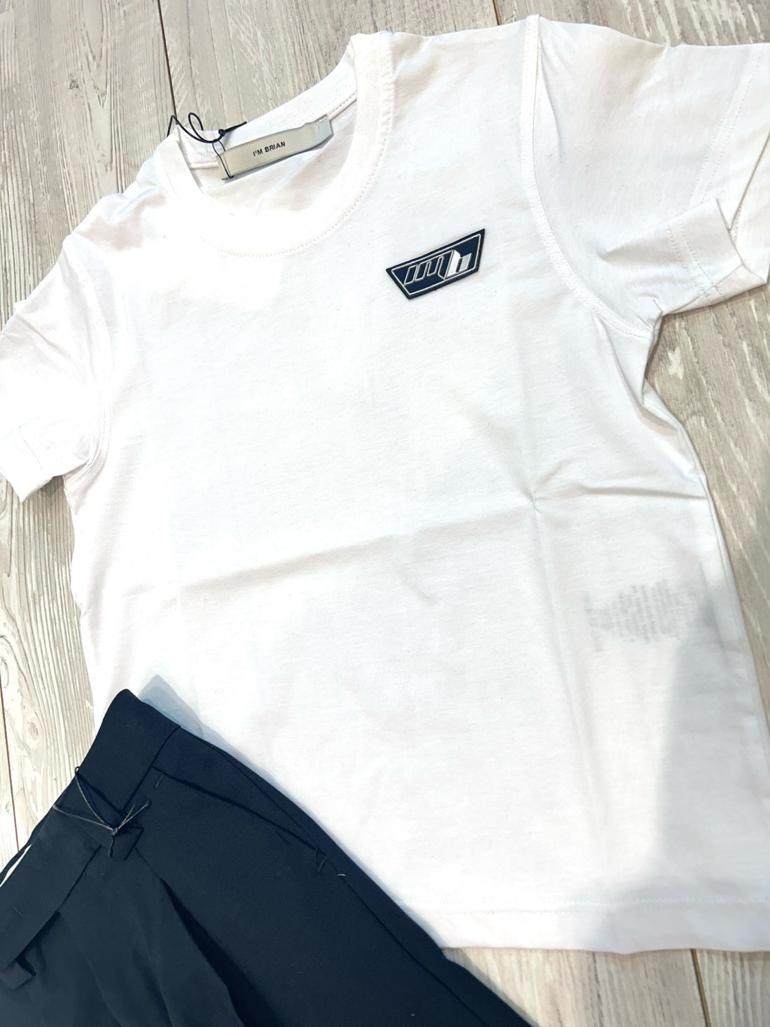 t-shirt con patch