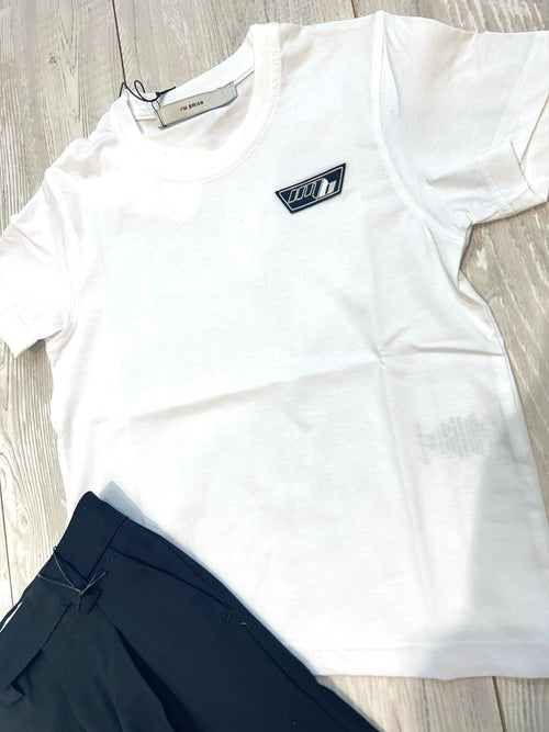 t-shirt con patch